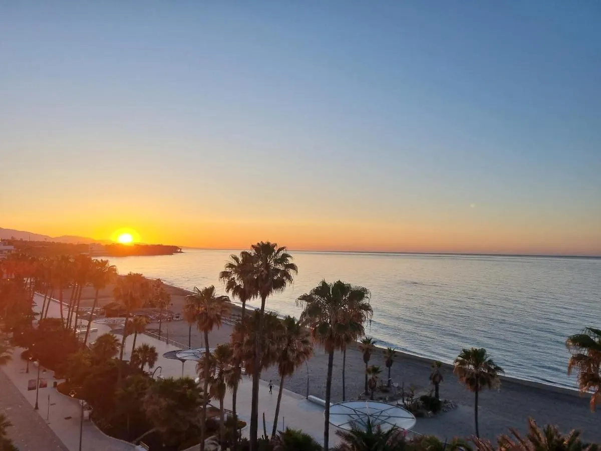 Sunnypalms - Beachfront Penthouse With Stunning Sea View 埃斯特波纳