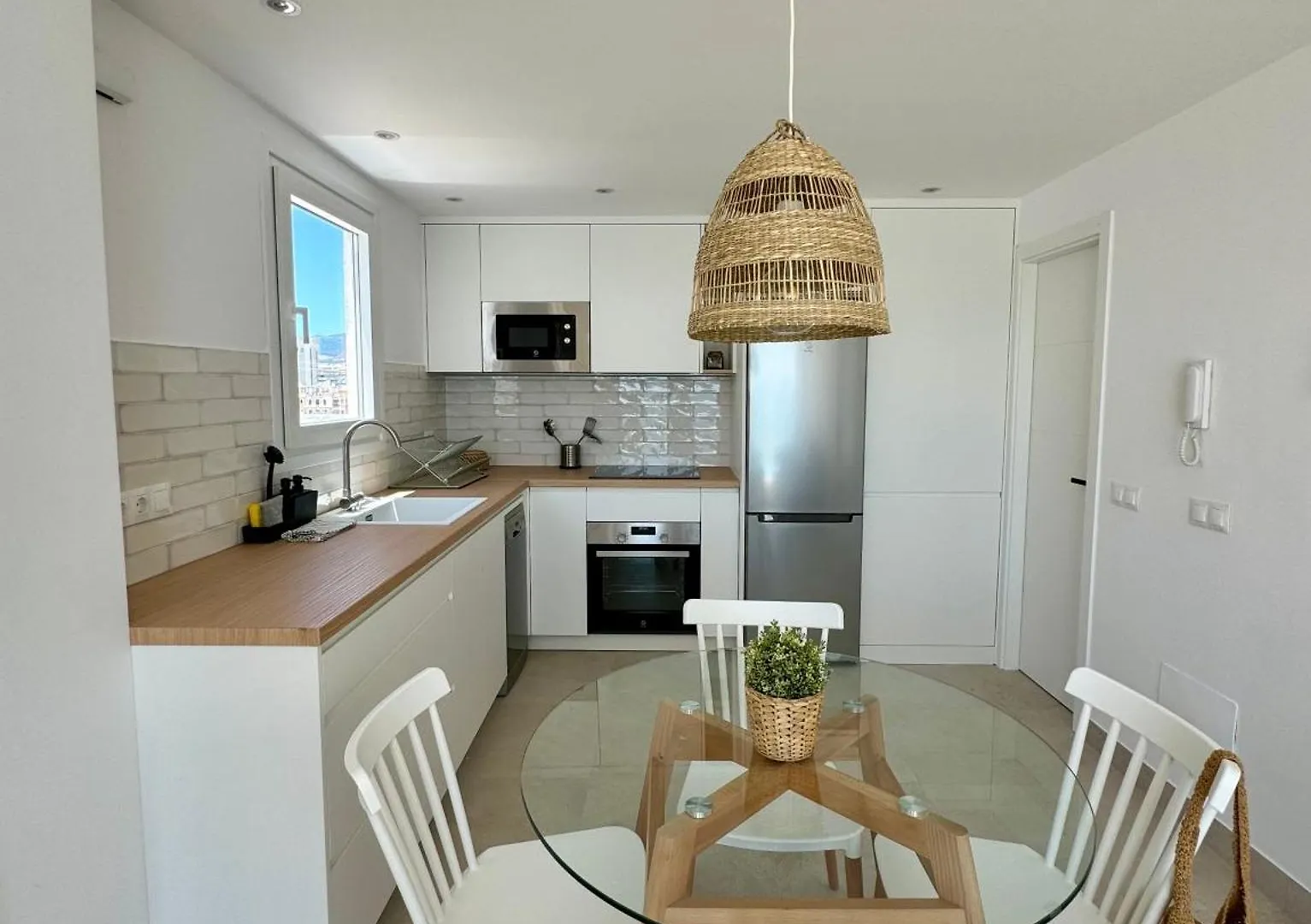 Sunnypalms - Beachfront Penthouse With Stunning Sea View 埃斯特波纳 公寓
