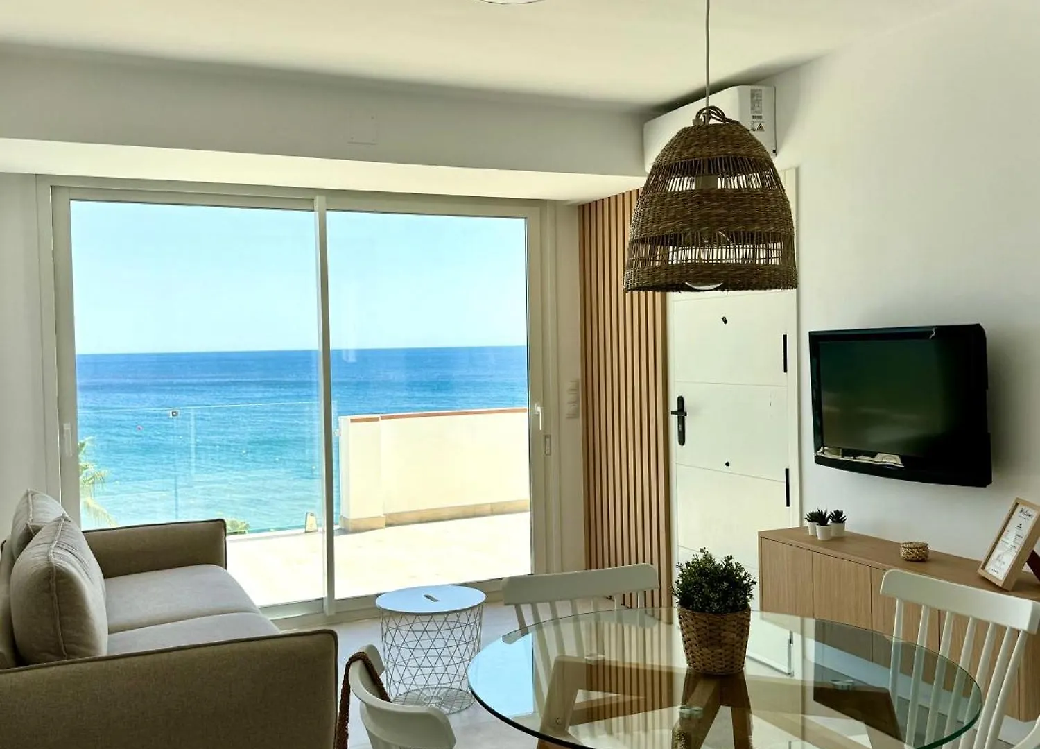 公寓 Sunnypalms - Beachfront Penthouse With Stunning Sea View 埃斯特波纳