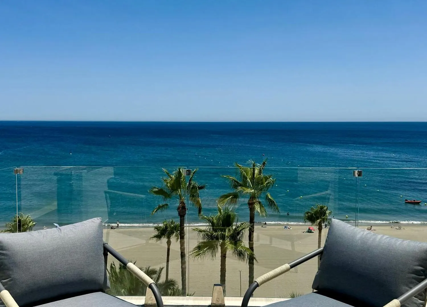 Sunnypalms - Beachfront Penthouse With Stunning Sea View 埃斯特波纳 西班牙