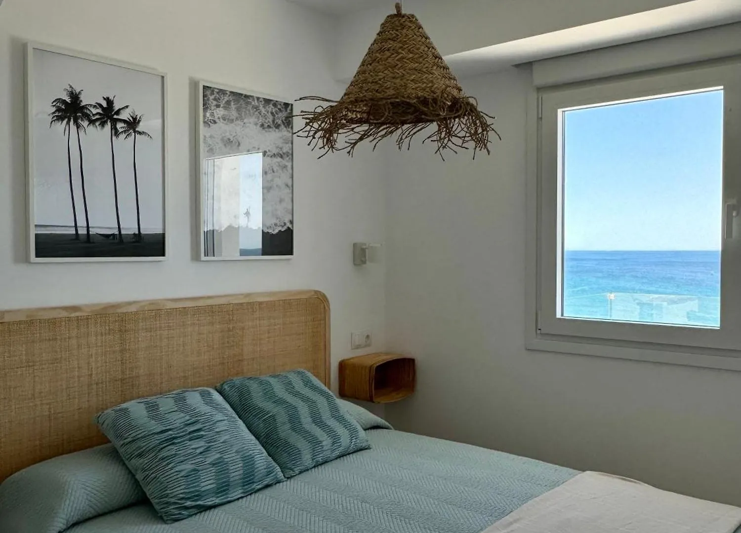 Sunnypalms - Beachfront Penthouse With Stunning Sea View 埃斯特波纳 0*,  西班牙