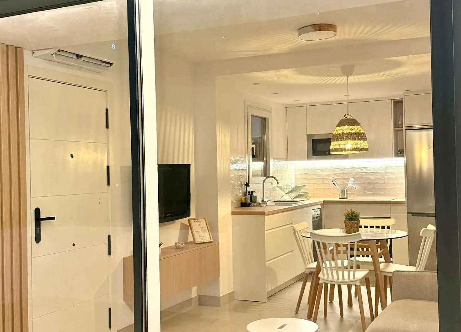 Sunnypalms - Beachfront Penthouse With Stunning Sea View 埃斯特波纳 0*,